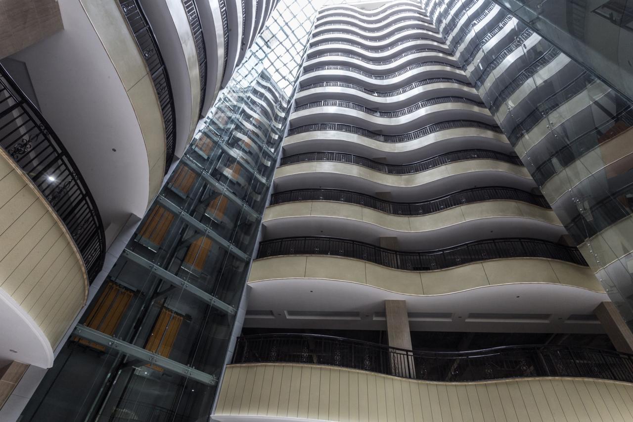 钻石名邸 Diamond One Hotel And Serviced Apartment Phnom-Penh Buitenkant foto